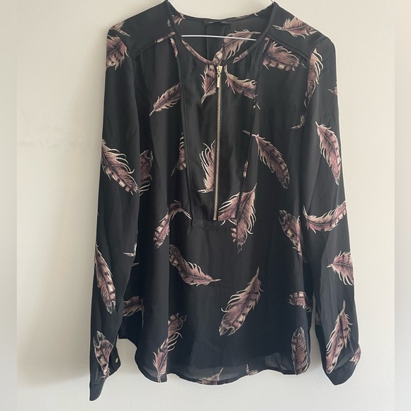 Dynamite Feather Printed Blouse with Zipper - Picture 1 of 3
